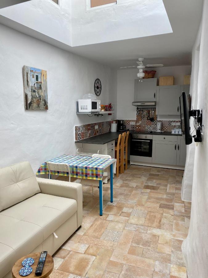 Cheerful One Bedroom Townhouse With Patio Archez ภายนอก รูปภาพ
